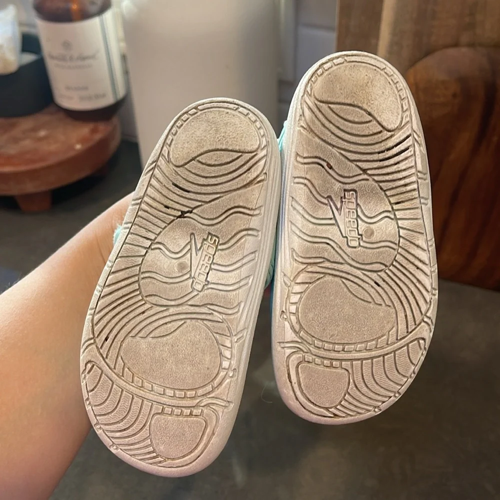 Speedo Girls Water shoes size 5c